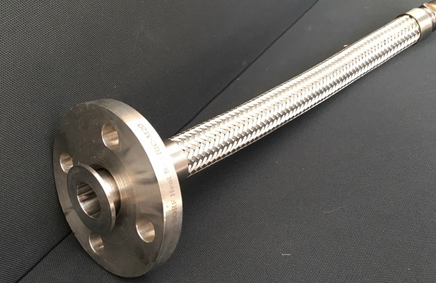 Stainless steel hose assembly for steam